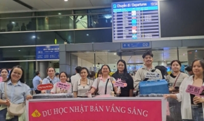 TIỄN ĐOÀN BAY DU HỌC SINH – CHÚC CÁC EM HÀNH TRÌNH RỘNG MỞ, TƯƠNG LAI RẠNG NGỜI